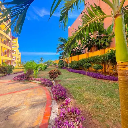 Shanzu Reef Beachfront Apartments Mombasa Zewnętrze zdjęcie
