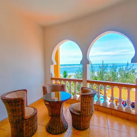 Shanzu Reef Beachfront Apartments Mombasa Zewnętrze zdjęcie