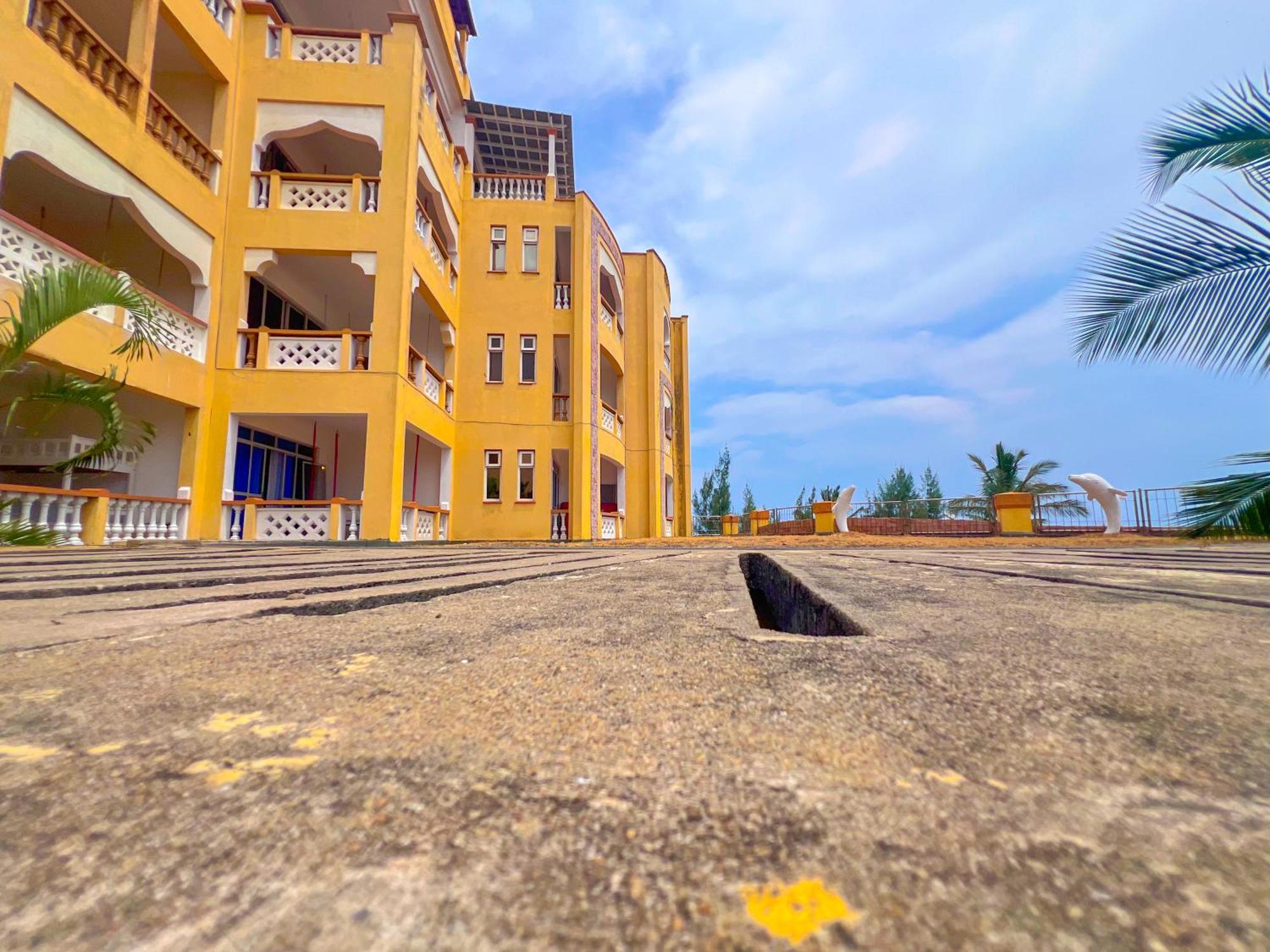 Shanzu Reef Beachfront * Mombasa