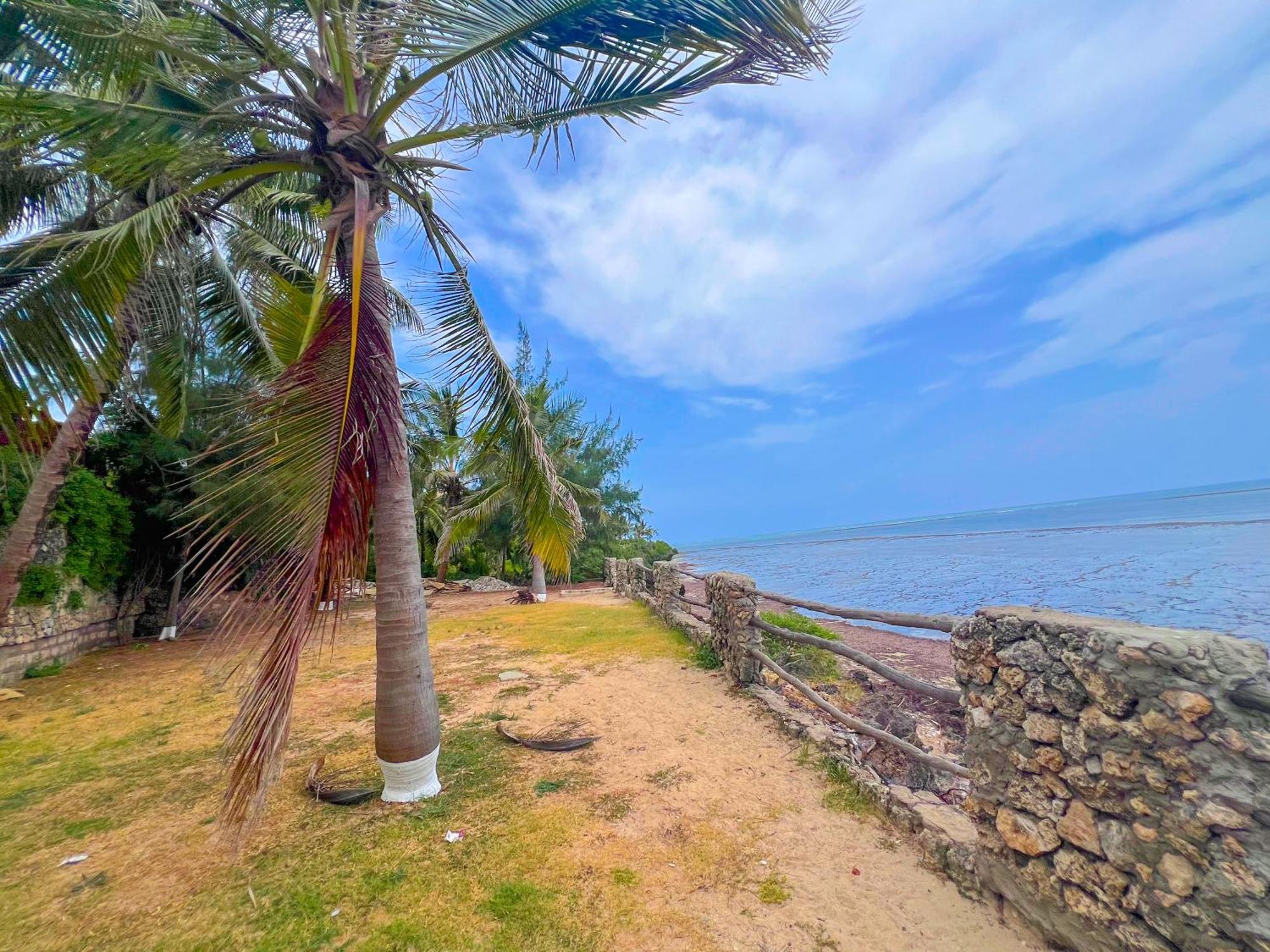 Shanzu Reef Beachfront Apartament Mombasa