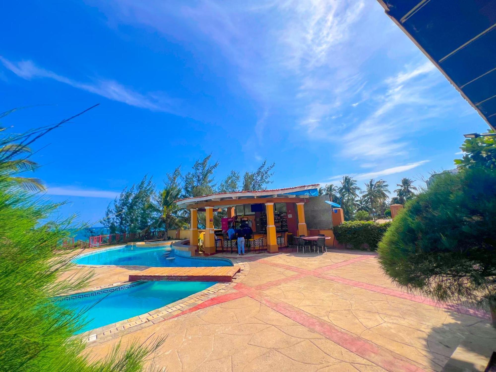 Shanzu Reef Beachfront * Mombasa